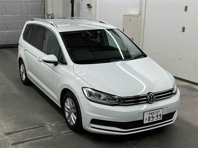 Volkswagen Golf Touran 2017 — фото авто под заказ